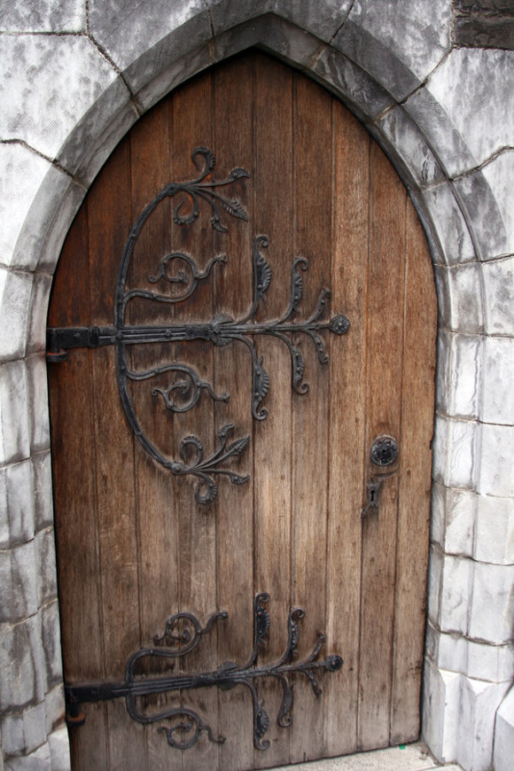 Ancient_door_by_mishupower.jpg