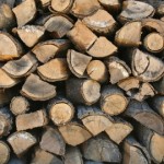 Stack_of_firewood-th