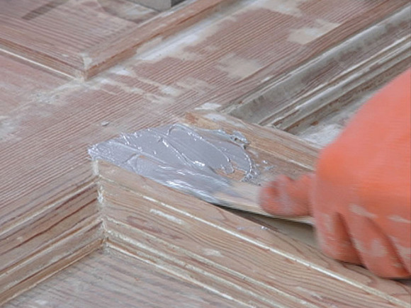 How to Use Wood Filler for Projects and Repairs