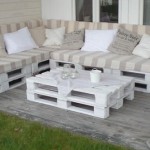 painted-pallet-garden-furniture-set
