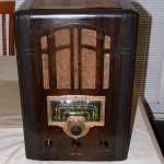 vintage-wooden-radio