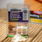 ronseal-decking-cleaner-for-cleaning-away-mould-and-algae